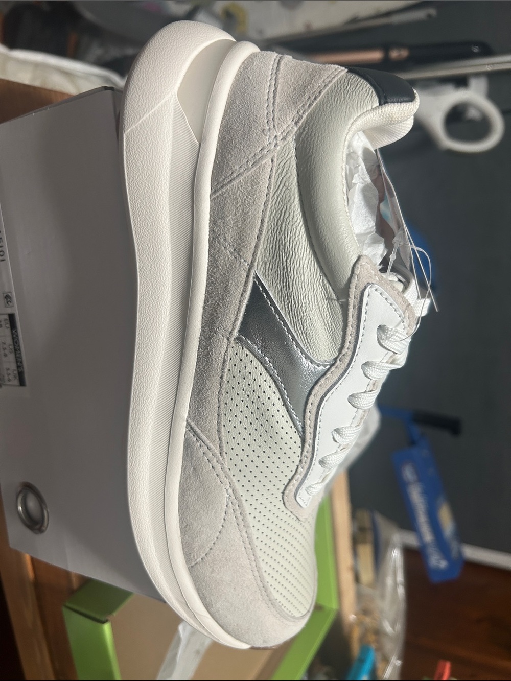 Brand New Aetrex Cream and Gray Women’s Leather & Suede Sneakers